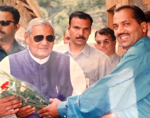 अटल बिहारी वाजपेयी के साथ जयराम.