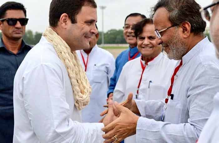 अर्जुन मोदवाडिया शायद ओवर कॉन्फिडेंट हो गए थे. उन्होंने जैसे अपनी जीत तय मान ली थी. तभी उनका ज्यादा समय राहुल के साथ बीता. प्रचार करने में पीछे रह गए.