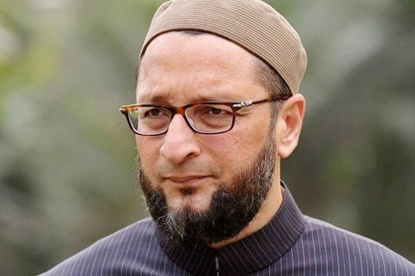 ओवैसी ने अमित शाह को कहा, "डराइये मत!"