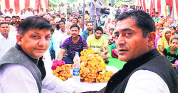 राजिंदर राणा (बाएं) और सतपाल सिंह रायजादा. रायजादा वही कैंडिडेट हैं, जिन्होंने 2017 चुनाव में बीजेपी के प्रदेश अध्यक्ष सतपाल सिंह सत्ती को हराया.