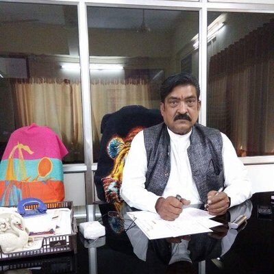 लविंगजी ठाकोर.