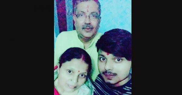 अपने मम्मी-पापा के साथ चंदन