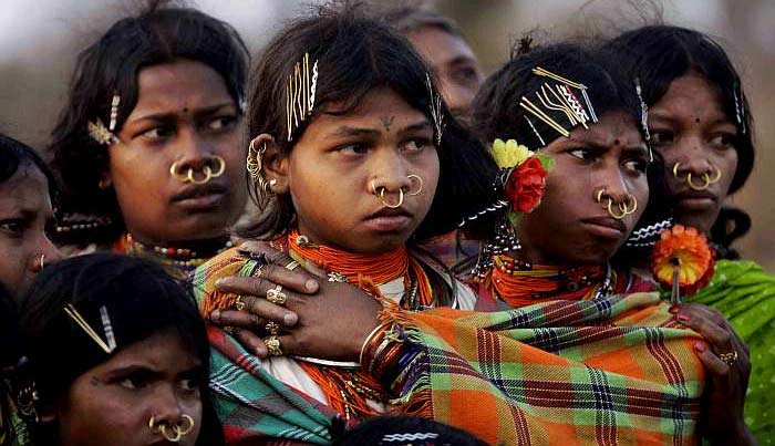 ज्यादातर आदिवासी समुदाय जंगलों में रहते हैं. जंगल न केवल उनकी जरूरतें पूरी करता है, बल्कि उनकी आस्था भी इससे जुड़ी होती है.
