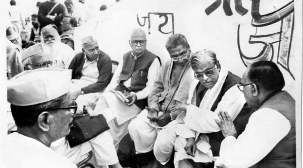 l-k-advani-babri-masjid-dem