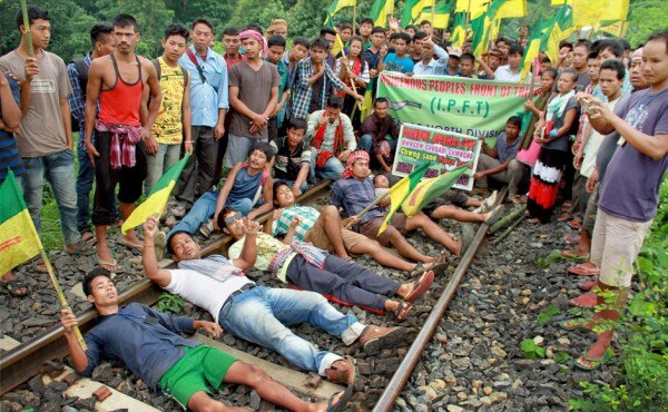 अलग राज्य की मांग को लेकर प्रदर्शन करते INPT के कार्यकर्ता