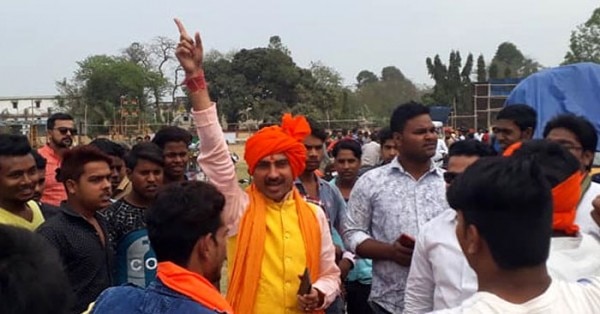 वॉरंट जारी होने के बावजूद अरिजीत खुला घूम रहे हैं और ADG एसके सिंह कह रहे हैं कि हमने इस मामले में सख्त कदम उठाए हैं.