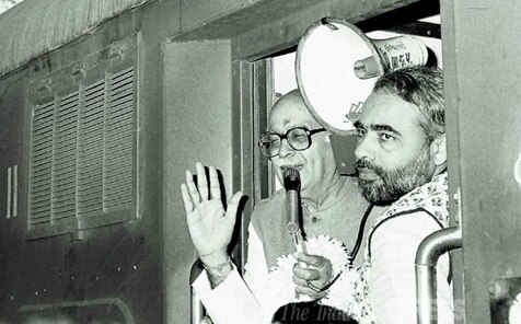 न्याय यात्रा के दौरान आडवाणी के साथ मोदी.