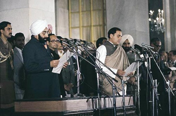 राजीव गांधी सरकार ने एससी-एसटी ऐक्ट को लागू किया था.