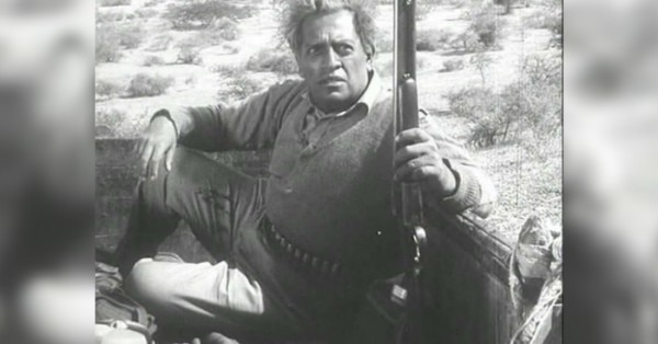 मृणाल सेन डायरेक्टेड फिल्म 'भुवन शोम' के एक दृश्य में फिल्म में मुख्य किरदार निभाने वाले उत्पल दत्त.