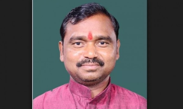 छोटेलाल खरवार ने सबसे पहले फोड़ा था चिट्ठी बम.