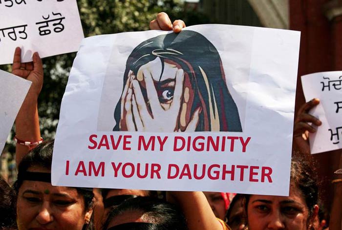 कठुआ में बच्ची के गैंगरेप और मर्डर के बाद देश के कई हिस्सों में प्रदर्शन हुए.