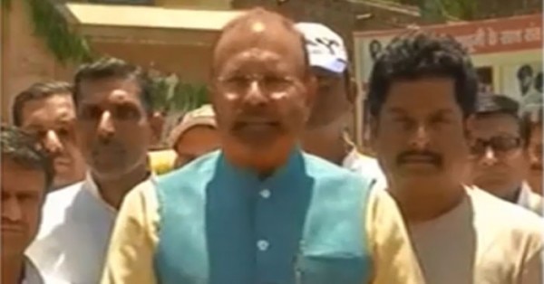 बयान देते समय डीजी वंजारा. ये गुजरात के सोहराबुद्दीन एनकाउंटर केस में लंबे वक्त तक जेल में रहे और हाल ही में बरी हुए हैं.