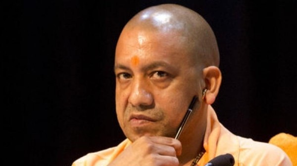 योगी आदित्यनाथ.
