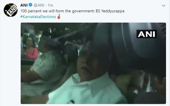 गवर्नर से मिलने जाते येदियुरप्पा.