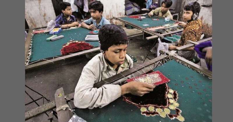 भारत, बांग्लादेश, पाकिस्तान, वियेतनाम, इंडोनेशिया, म्यांमार में लेबर सस्ता है. लेकिन इसका कारण वहां की करेंसी का डॉलर के मुकाबले कम होना कतई नहीं है.