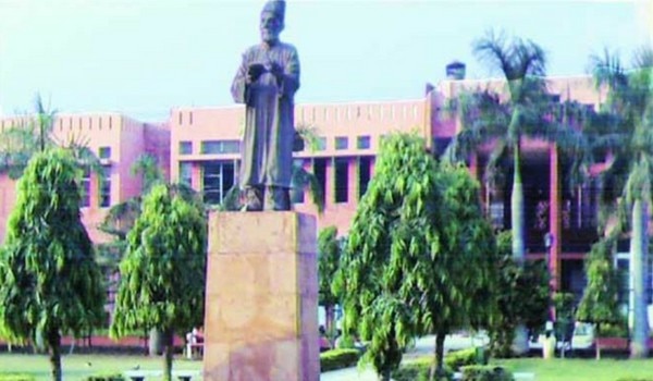 जामिया में धार्मिक भेदभाव महज़ कहने की बातें है,