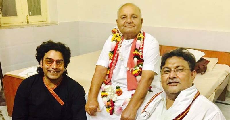 अपने आध्यात्मिक गुरु 'दद्दा जी' के साथ आशुतोष राणा