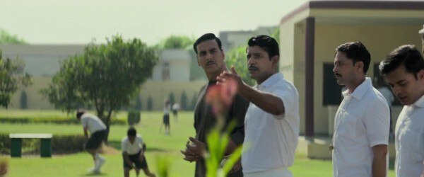 अक्षय और विनीत.