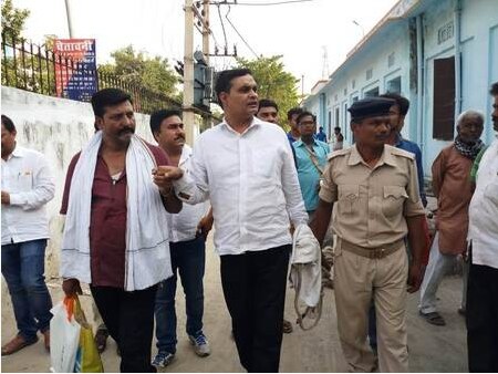 ब्रजेश ठाकुर बालिका गृह का संचालक है. पुलिस इसे ही मुख्य आरोपी बता रही है.