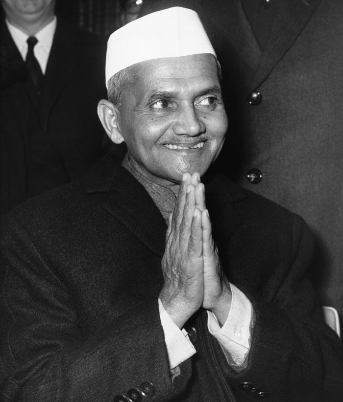 शास्त्री की मौत पर आज तक शक है. कई तरह के कयास लगाए जाते हैं. अमेरिका का हाथ, पाकिस्तान का हाथ, कई तरह की कॉन्सपिरेसी थिअरीज हैं इसके पीछे (फोटो: Getty)