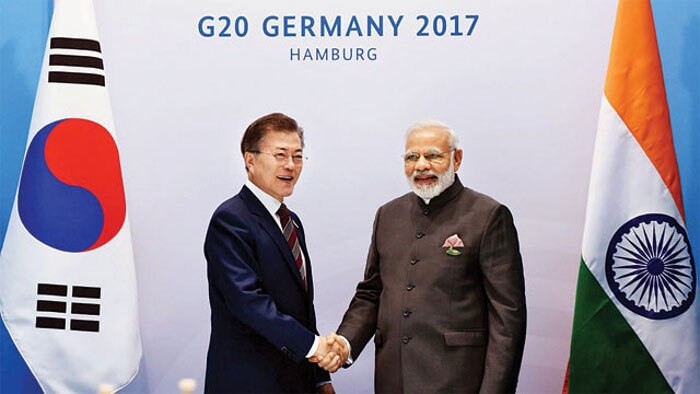 मून