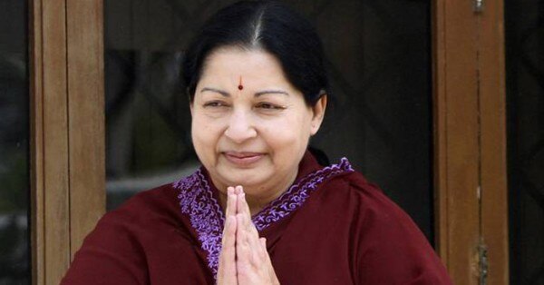जयललिता और करुणानिधि के बीच पूरे करियर में खींचतान चलती ही रही.