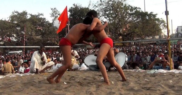 भारत के अखाड़ों में होने वाले दंगल की एक तस्वीर.