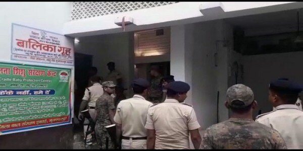 जिस सेवा संकल्प एवं विकास समिति की 34 बच्चियों से रेप का मामला सामने आया है, उसमें ब्रजेश के बाद मधु के नाम का ही सिक्का चलता था.