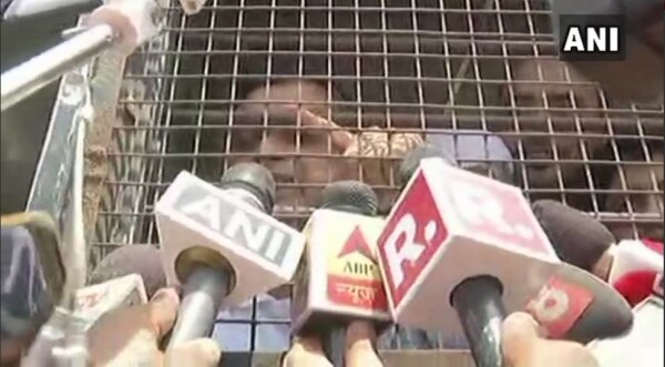 पुलिस वैन में बैठे ब्रजेश ने कहा था कि वो 2019 में कांग्रेस के टिकट पर चुनाव लड़ना चाहता था.