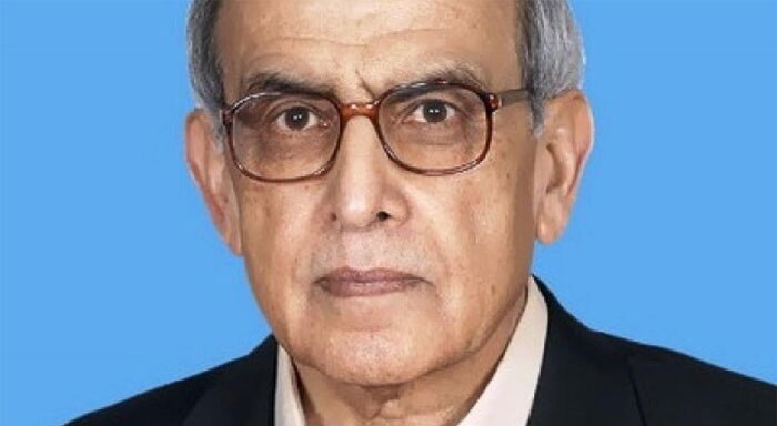 2010 में फार्रुक लेघारी गुजर गए. लेघारी PPP की नींव रखने वाले लोगों में शामिल थे. 1993 से 1997 तक पाकिस्तान के राष्ट्रपति रहे. बेनजीर ने यही सोचकर उन्हें राष्ट्रपति बनाया था कि वो वफादार रहेंगे. मगर लेघारी ने उन्हें बर्खास्त कर दिया. कहते हैं कि उस समय लेघारी और नवाज के बीच एक समझौता हुआ था. दोनों ने एक-दूसरी की मदद करने का वादा किया. बाद में नवाज के साथ उनके मतभेद हुए और उन्हें इस्तीफा देना पड़ा (फोटो: रॉयटर्स)