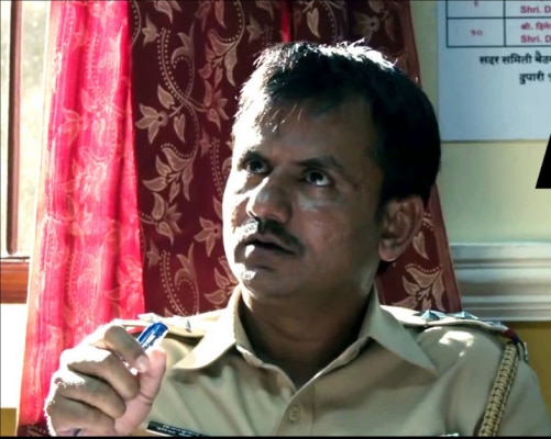'अग्ली' में गिरीश कुलकर्णी.