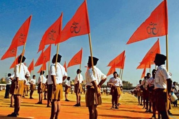 राष्ट्रीय स्वंय सेवक समूह के कार्यकर्ता. राष्ट्रीय स्वंय सेवक समूह के कार्यकर्ता.
