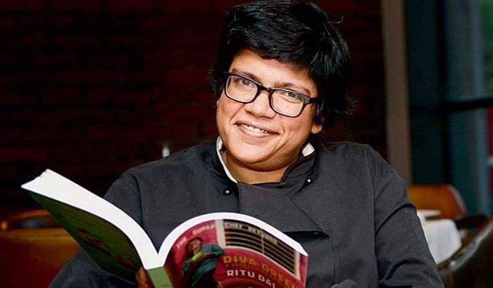लेस्बियन होने की वजह से रितु ने अपनी जिंदगी में काफी कुछ झेला है. उन्हें लोगों के ताने सुनने पड़े. उन्हें नीचा दिखाया गया. जलील किया गया. उन्होंने अपनी याचिका में लिखा था कि हालात इतने खराब हैं कि परिवार के कार्यक्रमों या सोशल फंक्शन्स में वो अपनी पार्टनर के साथ नहीं जा पाती हैं.