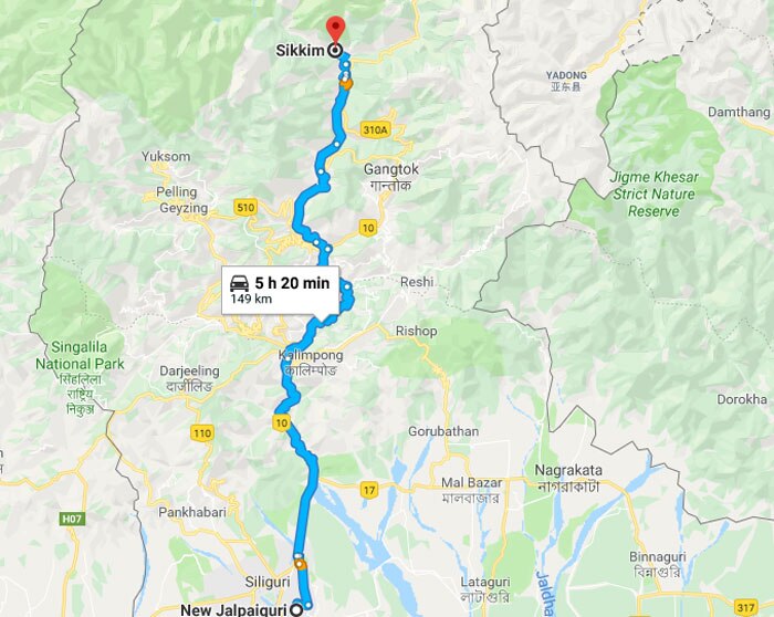 ये न्यू जलपाईगुड़ी से गंगटोक का रास्ता है. आने-जाने का वक्त साढ़े पांच घंटे लिखा है. लेकिन इस सफर में आधे दिन से ज्यादा लग जाता है (फोटो: गूगल मैप्स)