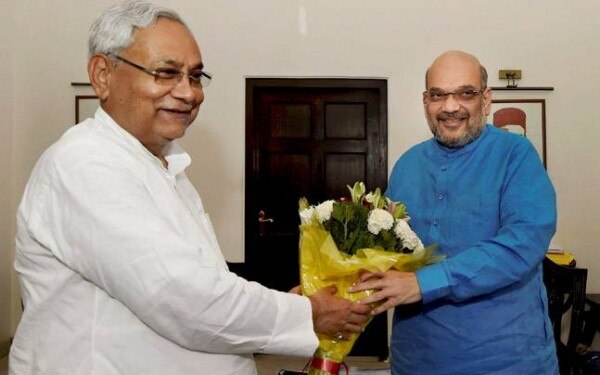 सीटों के बंटवारे पर नीतीश कुमार और अमित शाह के बीच फिर से मीटिंग होनी है.