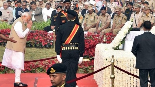 इस मेमोरियल को बनाने की शुरुआत 2002 में हो गई थी. लेकिन काम बंद हो गया. 2018 में ये बनकर तैयार हुआ है.