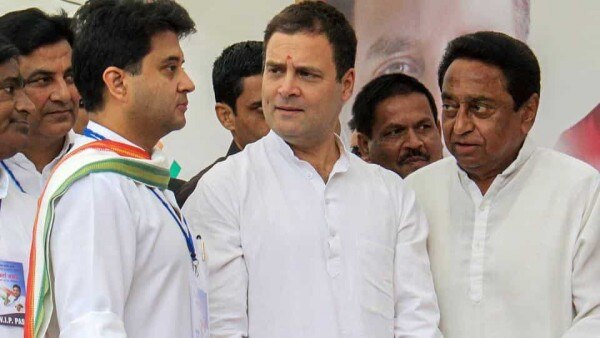 मध्य प्रदेश में अब कांग्रेस का पलड़ा भारी हो चुका है.