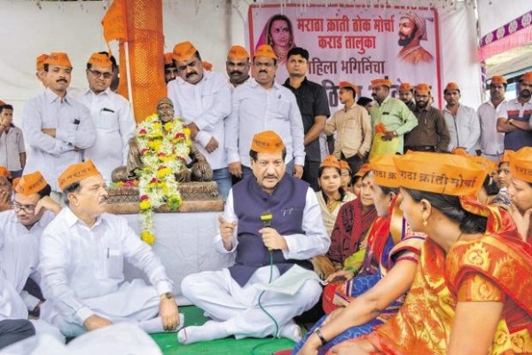 महाराष्ट्र के मुख्यमंंत्री रहे पृथ्वीराज चव्हाण ने मराठाओं के लिए 16 फीसदी और मुस्लिमों के लिए पांच फीसदी आरक्षण की वयवस्था की थी.