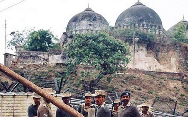 6 दिसंबर, 1992 को कारसेवकों ने बाबरी मस्जिद गिरा दी थी.