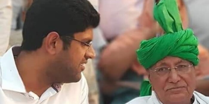 अपने दादा ओमप्रकाश चौटाला के साथ दुष्यंत चौटाला.