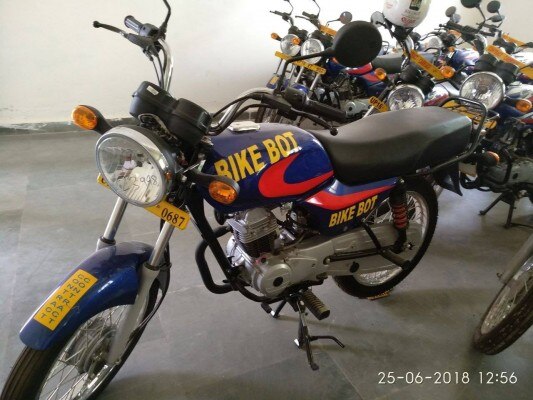कंपनी ने बाइक्स का पूरा बेड़ा तैयार कर रखा था. फोटो. फेसबुक पेज.