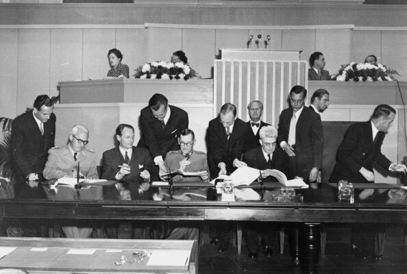 1949 के जेनेवा कन्वेंशन में कुल 194 देश शामिल हुए थे.