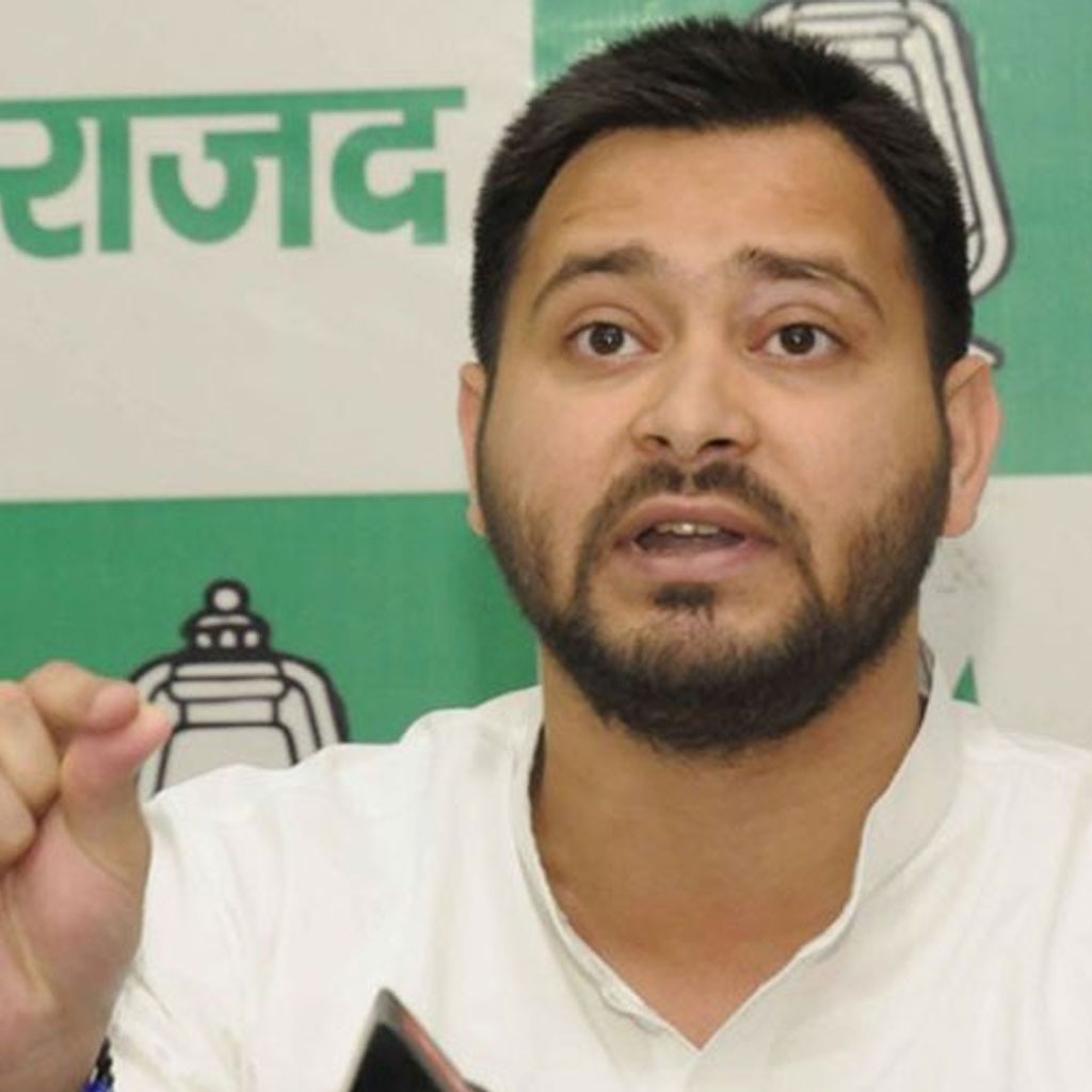 राजद नेता तेजस्वी ने बिहार सरकार को मुजफ्फरपुर शेल्टर होम केस पर आड़े हाथों लिया है और सरकार के पास कोई सफाई-जवाब नहीं दिख रहे हैं.