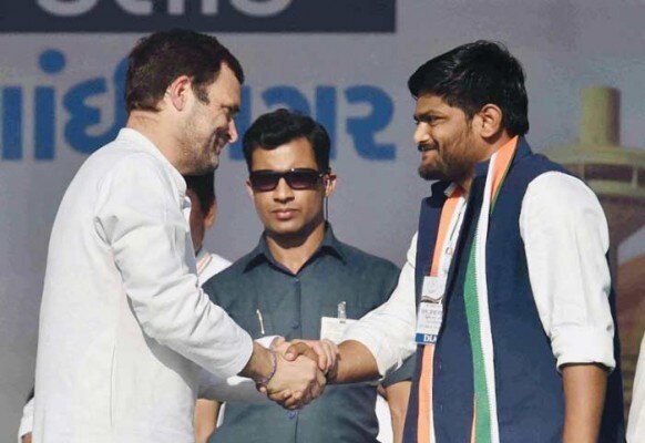 कुछ दिन पहले 12 मार्च, 2019 को हार्दिक ने कांग्रेस का दामन थामा था.