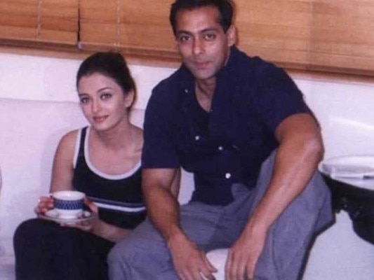 सलमान- ऐश्वर्या की फोटो कुछ दिन पहले ही वायरल हुई है. सोशल मीडिया पर इसे throwback फोटो कहकर शेयर किया गया था.