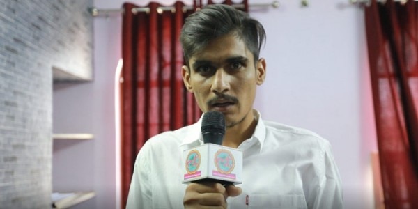 सुरेश ने उदयपुर में वर्कशॉप अटेंड की है और वो कुम्भलगढ़ किले में नमाज़ की इजाज़त देने के बारे में फैलाई जा रही जानकारी की सच्चाई जानना चाहते हैं.