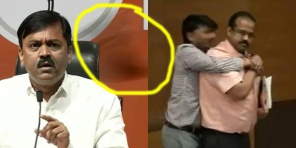 जूता उछालने के बाद वहां खड़े लोगों ने शक्ति को तुरंत पकड़कर पुलिस के हवाले कर दिया.