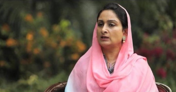 अकाली दल से सांसद हरसिमरत बादल. अकाली दल से सांसद हरसिमरत बादल.