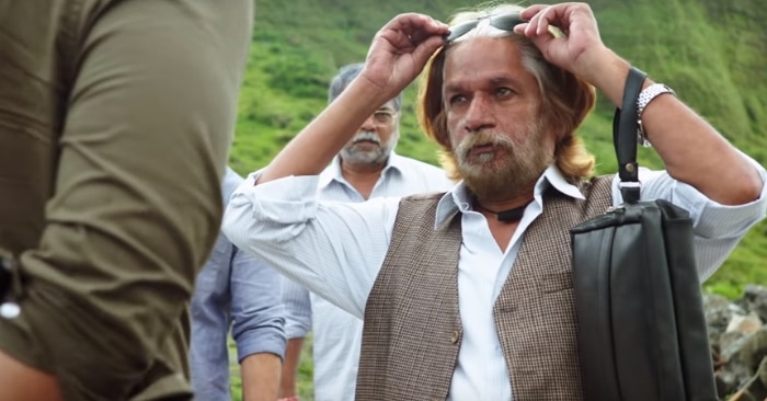 जितेंद्र शास्त्री का रोल फिल्म में छोटा सा लेकिन उसके बिना फिल्म आगे नहीं बढ़ पाती.