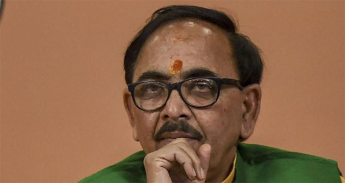महेंद्र नाथ पाण्डेय को पिछली बार कैबिनेट से हटाकर यूपी की जिम्मेदारी सौंपी गई थी. वो राज्य मंत्री थे तब. अखिलेश और मायावती के साथ आ जाने के बावजूद बीजेपी ने UP में 62 सीटें निकालीं.